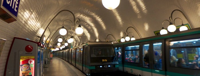 Métro Cité [4] is one of Anecdotes du métro parisien.