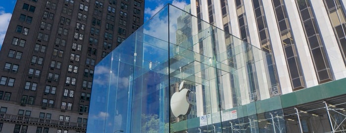 Apple Fifth Avenue is one of Manhattan.