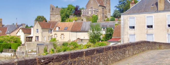 Pont Roman is one of Sarthe.