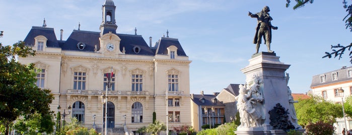 Place Jean Jaurès is one of Tarbes.