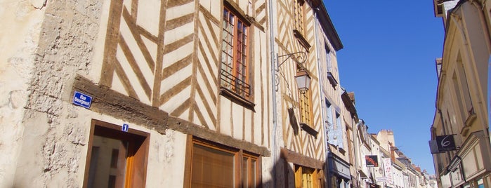 Rue Bourgneuf is one of Sarthe.