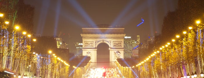 Avenue des Champs-Élysées is one of Noël Paris.