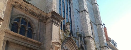 Église Notre-Dame-de-Recouvrance is one of Orléans.
