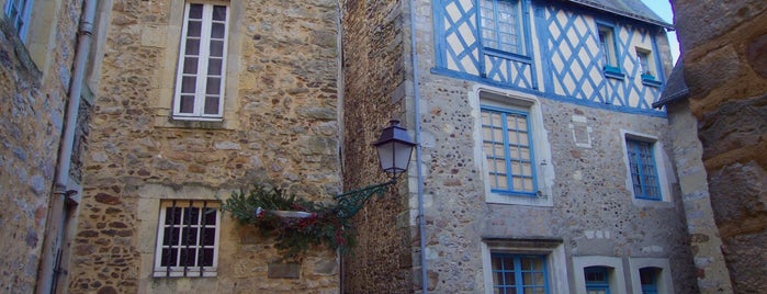 Cour d'Assé is one of Le Mans.