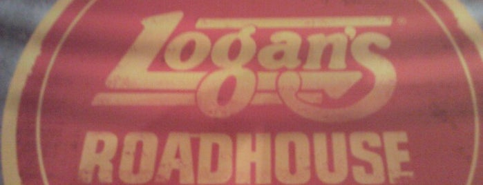 Logan's Roadhouse is one of Tempat yang Disimpan Randall.