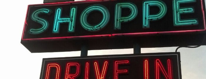 Kwik Shoppe Drive-In is one of Posti che sono piaciuti a Kate.