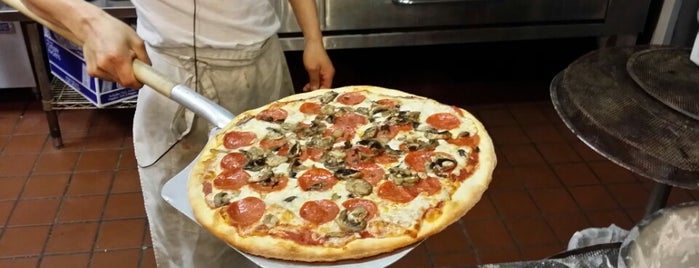 Rosinas Pizza & Italian Bistro is one of Mom & Pop Pizza Joint.