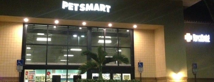 PetSmart is one of Posti che sono piaciuti a Bennett.