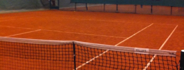 Gloria tennis is one of สถานที่ที่ iMoon ถูกใจ.
