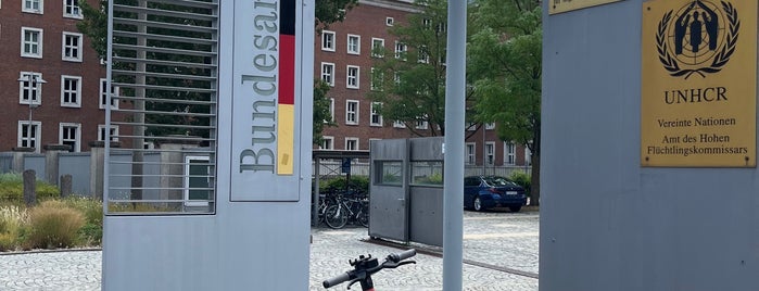 Bundesamt für Migration und Flüchtlinge (BAMF) is one of Nürnberg.