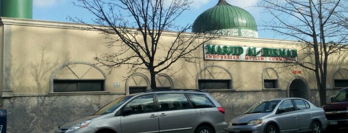 Masjid Al-Hikmah is one of Lugares guardados de Michelle.