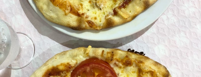 La Pizza is one of Faro 🇵🇹.