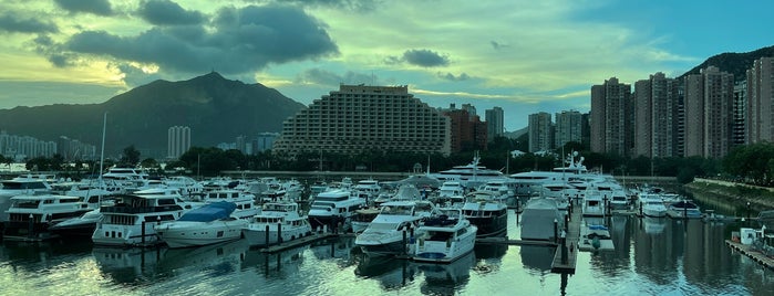 Hong Kong Gold Coast is one of Hong Kong.