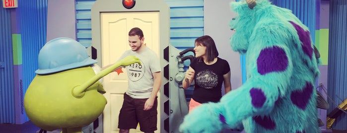 Monsters Inc. Meet And Greet is one of Lugares Especiais.