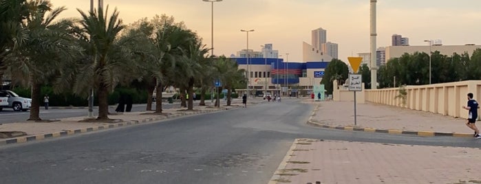 City Center Aldasma is one of สถานที่ที่ Hashim ถูกใจ.