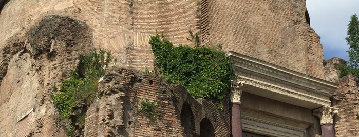 Tempio del Divo Romolo is one of Rome 🇮🇹.