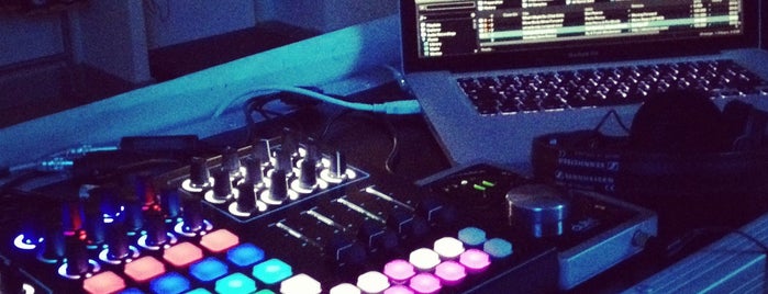 DJ Center PRODJ is one of Posti che sono piaciuti a DJ Claude G Miami-Kiev-Geneva.