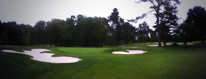 Real Club de Golf da Coruña is one of Salud y Deporte.