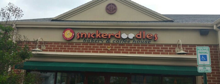 Snickerdoodles Bakery & Coffee House is one of สถานที่ที่ Merlina ถูกใจ.