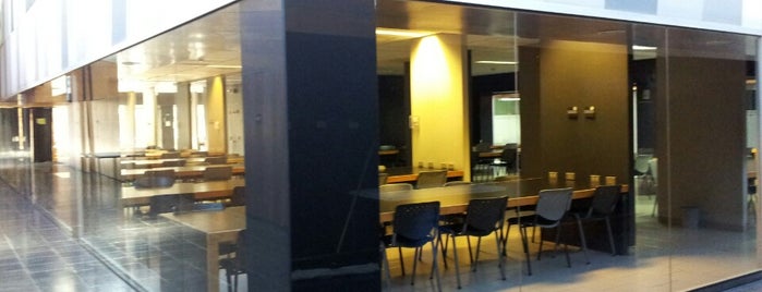 Sala De Estudio Centro de Desarrollo Docente UC (Edificio Y) is one of Macul.