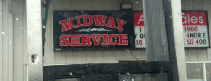 Midway Station is one of Lugares favoritos de Chelsea.