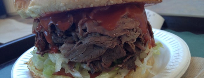 Walt's Roast Beef is one of Brianさんのお気に入りスポット.