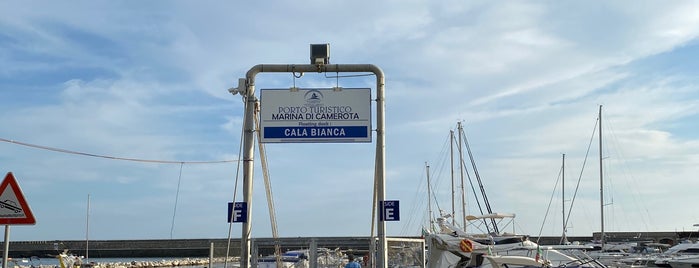Porto Marina di Camerota is one of Ciliento.