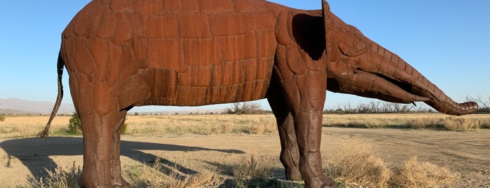 Galleta Meadows Metal Sculptures is one of naveen'in Kaydettiği Mekanlar.