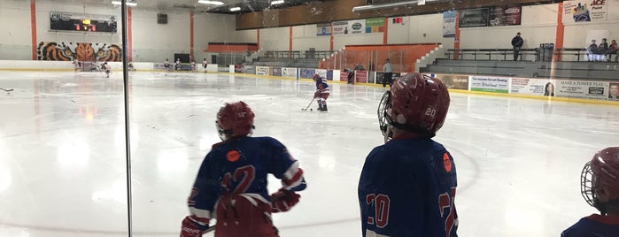 Schmitz-Maki Ice Arena is one of Ice arena of Minnesota.