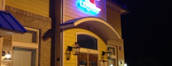 Big Fish Grill Seafood Grill is one of สถานที่ที่ Wayne ถูกใจ.