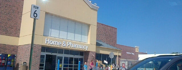 Walmart Supercenter is one of Posti che sono piaciuti a Shyloh.