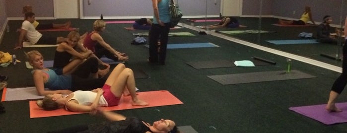 Body Heat Yoga is one of Orte, die Tatyana gefallen.