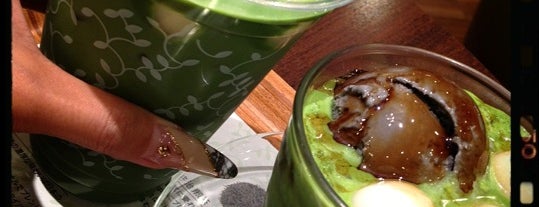 nana's green tea is one of Tempat yang Disukai DJ.