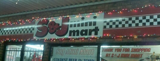 S & J Mini Mart is one of สถานที่ที่ Nancy ถูกใจ.