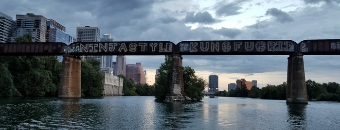 Lady Bird Lake Under Lamar Pedestrian Bridge is one of Lugares favoritos de Fabiola.