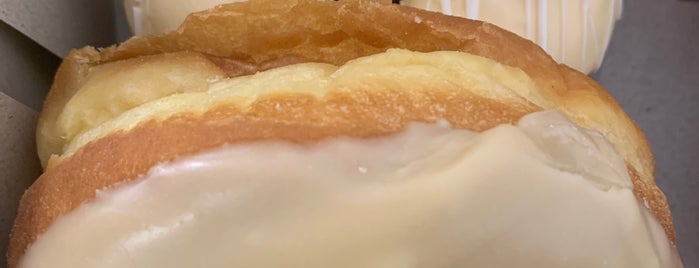 Moonrise Doughnuts is one of Mattさんのお気に入りスポット.