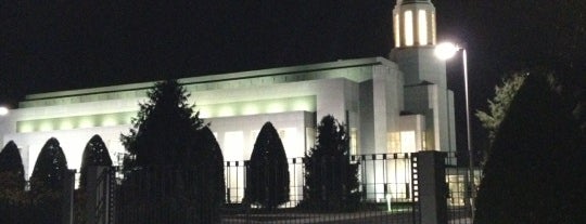 Preston England Temple is one of LDS Temples.