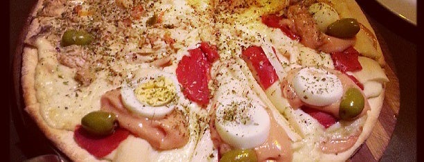 Color Parrilla & Pizza is one of Posti che sono piaciuti a Káren.