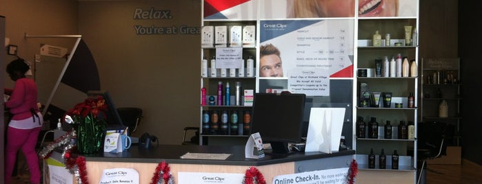 Great Clips is one of Lieux qui ont plu à Phillip.