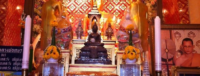 Wat Tha Phra is one of Pupaeさんのお気に入りスポット.