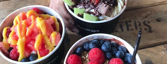 Acai Brothers Superfood Bar is one of สถานที่ที่ Stuart ถูกใจ.