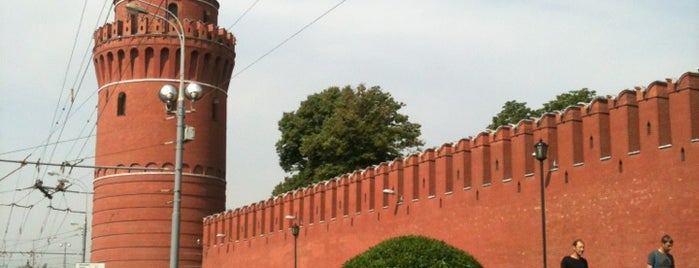 The Kremlin is one of Parthenon.