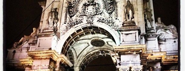 Триумфальная арка is one of Lisbon.