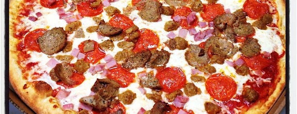 Bronx Pizza is one of Allison : понравившиеся места.
