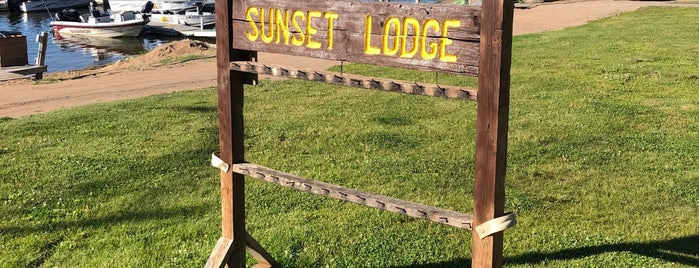 Sunset Lodge is one of Lieux qui ont plu à Shamus.