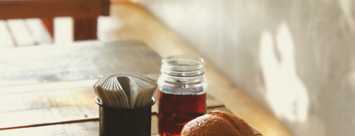 La Lonchera Bistro is one of Grissさんのお気に入りスポット.