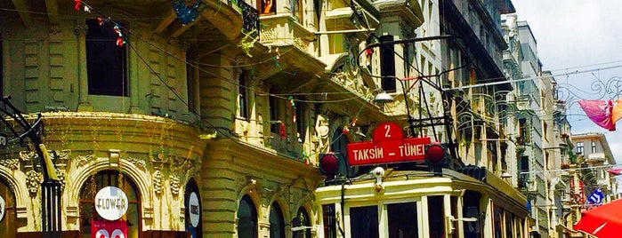 Taksim is one of Orte, die CaliGirl gefallen.