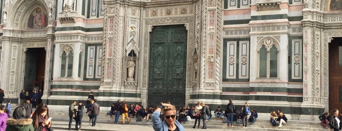 Piazza del Duomo is one of Locais curtidos por CaliGirl.