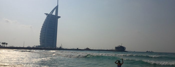 Burj Al Arab Private Beach is one of Orte, die CaliGirl gefallen.