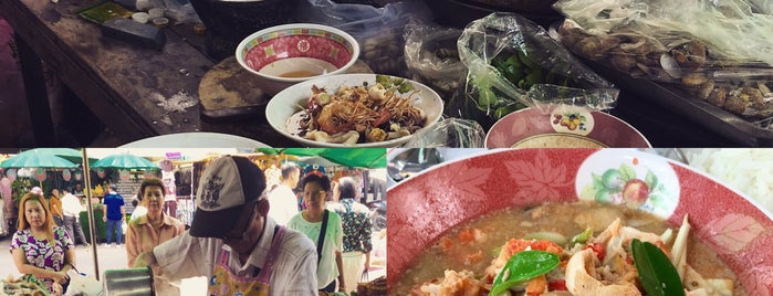 ต้มยำกุ้ง บางลำพู is one of Bangkok local eats.